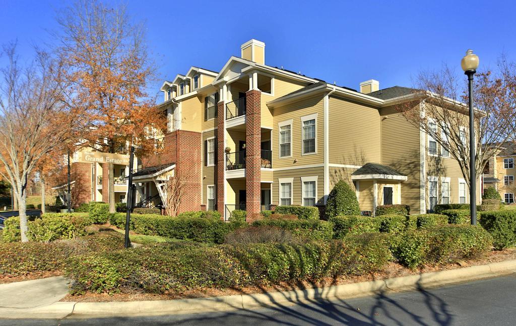 Апартаменти Oakwood Living Raleigh At Brier Creek Дарем Екстер'єр фото