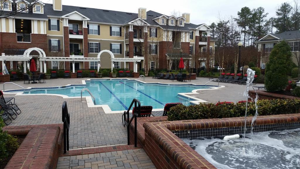 Апартаменти Oakwood Living Raleigh At Brier Creek Дарем Екстер'єр фото